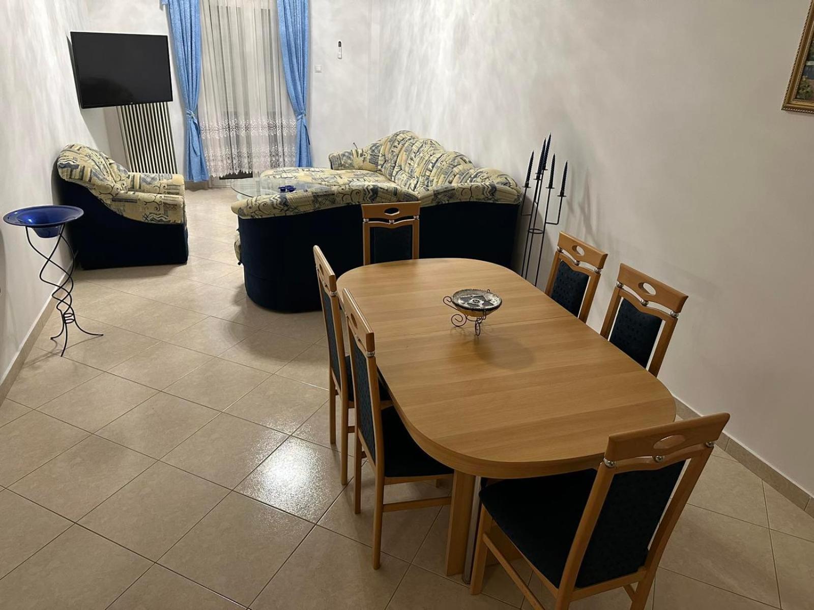 Billy's House At Town Apartment *